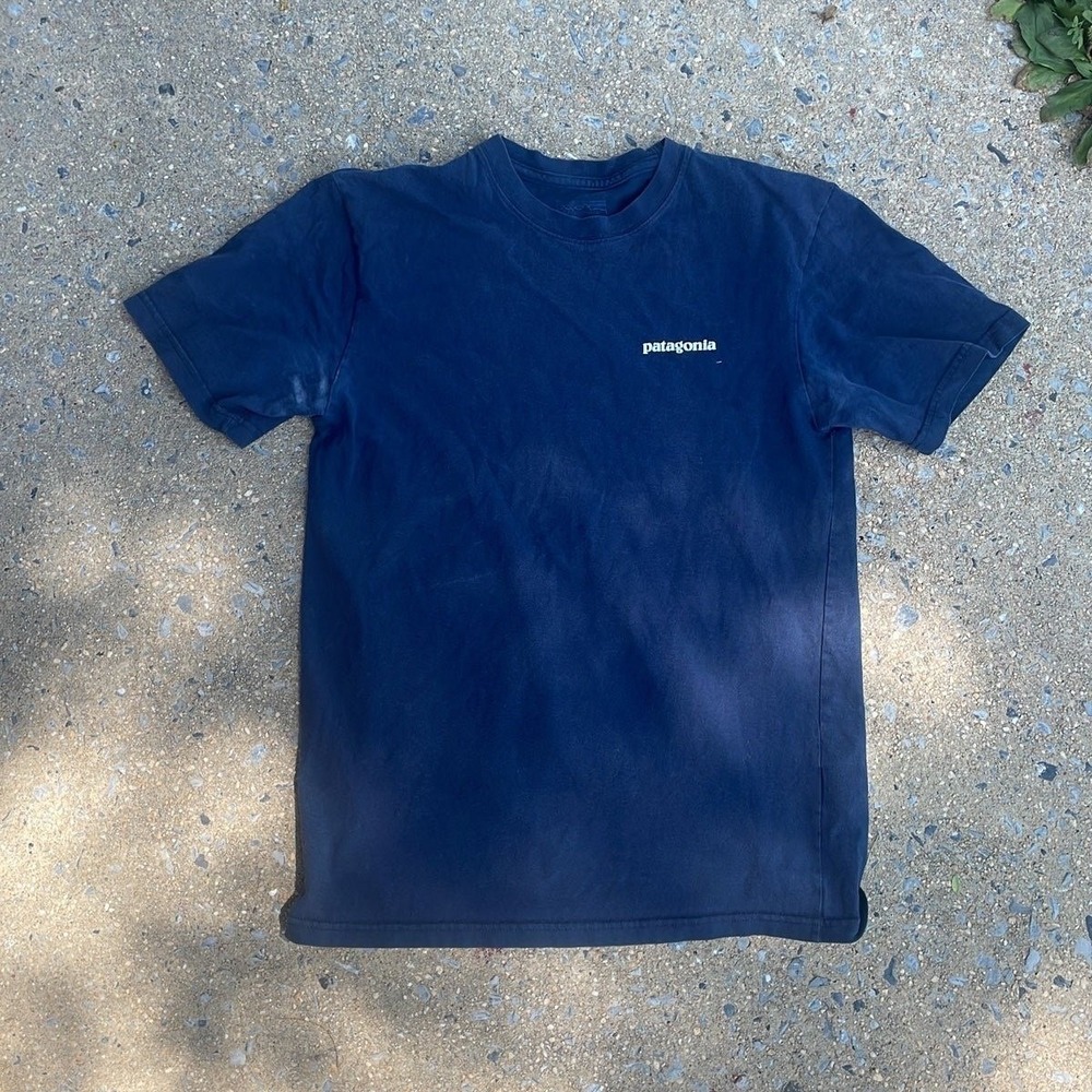 Patagonia Mens XS Navy Blue P-6 Logo Short Sleeve Regular Fit T-Shirt